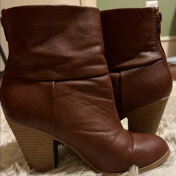 SO Women's Brown Ankle Booties Boots Heeled Size 6 - Picture 4 of 8